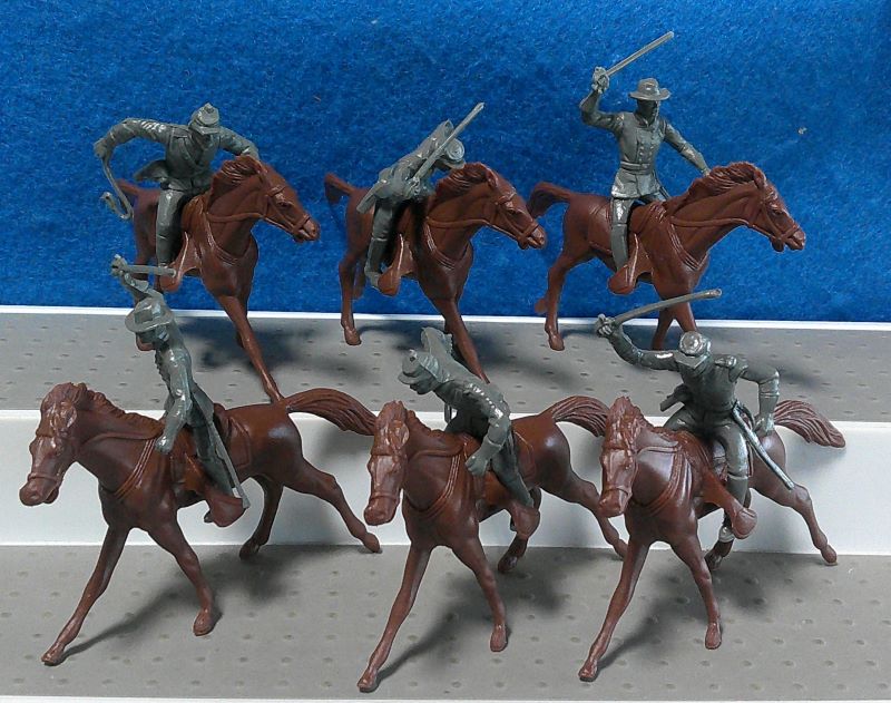    Confederate Cavalry 6 mounted in all 3 poses (gray) and 6 horses  <font color=#CC0000>(54mm) </FONT>